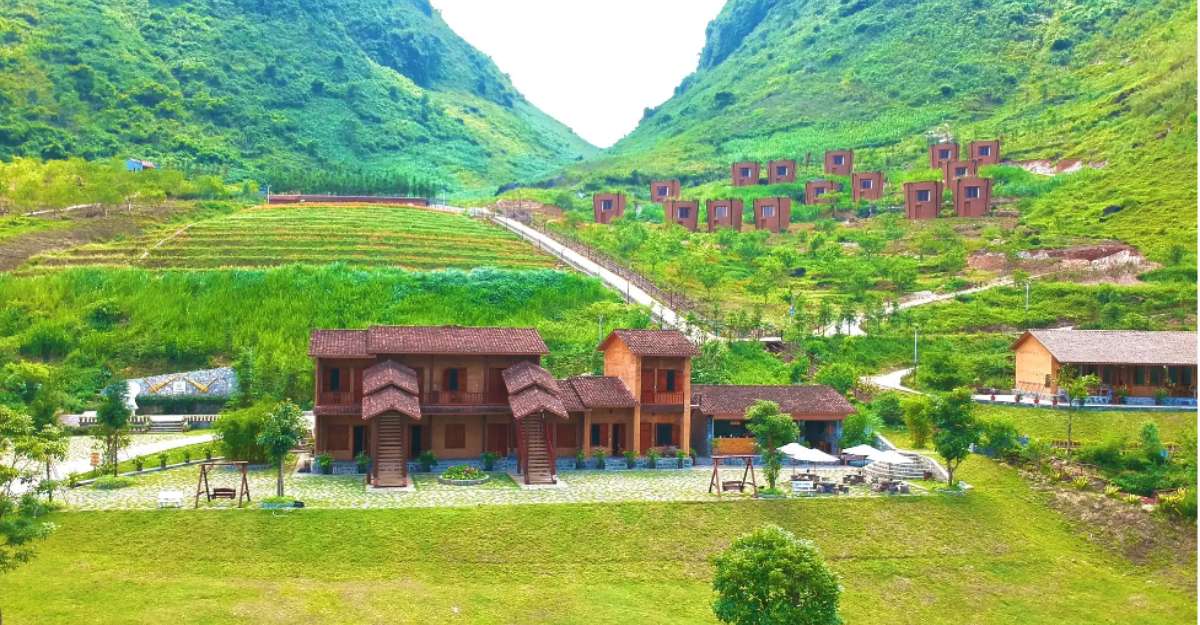 Hmong Village Resort - khách sạn Hà Giang