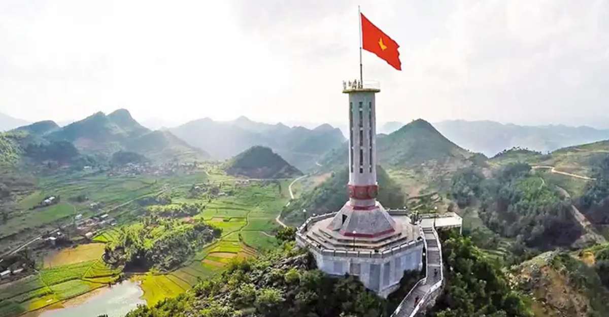 Cột cờ Lũng Cú