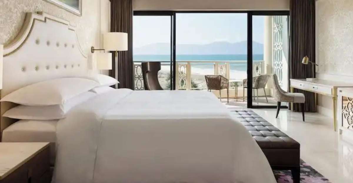 Phòng 1 King Non Smoking Bay View tại Sheraton Grand Danang Resort & Convention Center