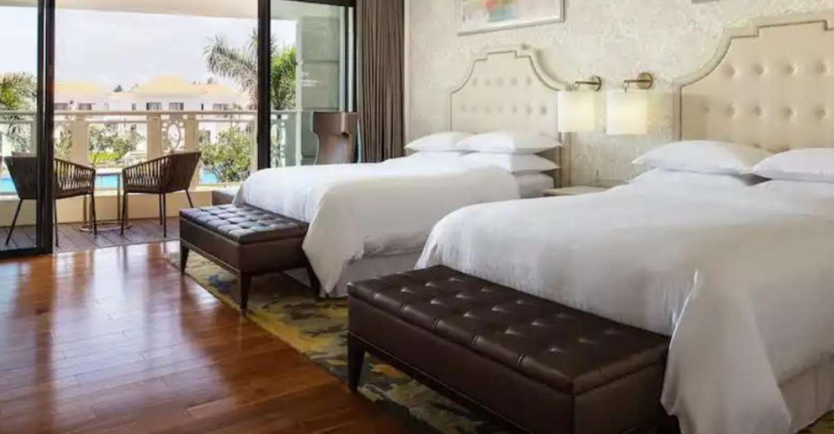 Phòng 2 Twin Beds Pool View tại Sheraton Grand Danang Resort & Convention Center