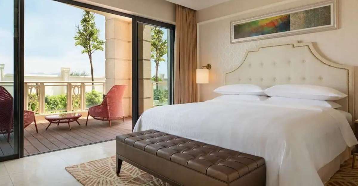Suite 1 Bedroom Ground Floor Non Smoking Garden View tại Sheraton Grand Danang Resort & Convention Center