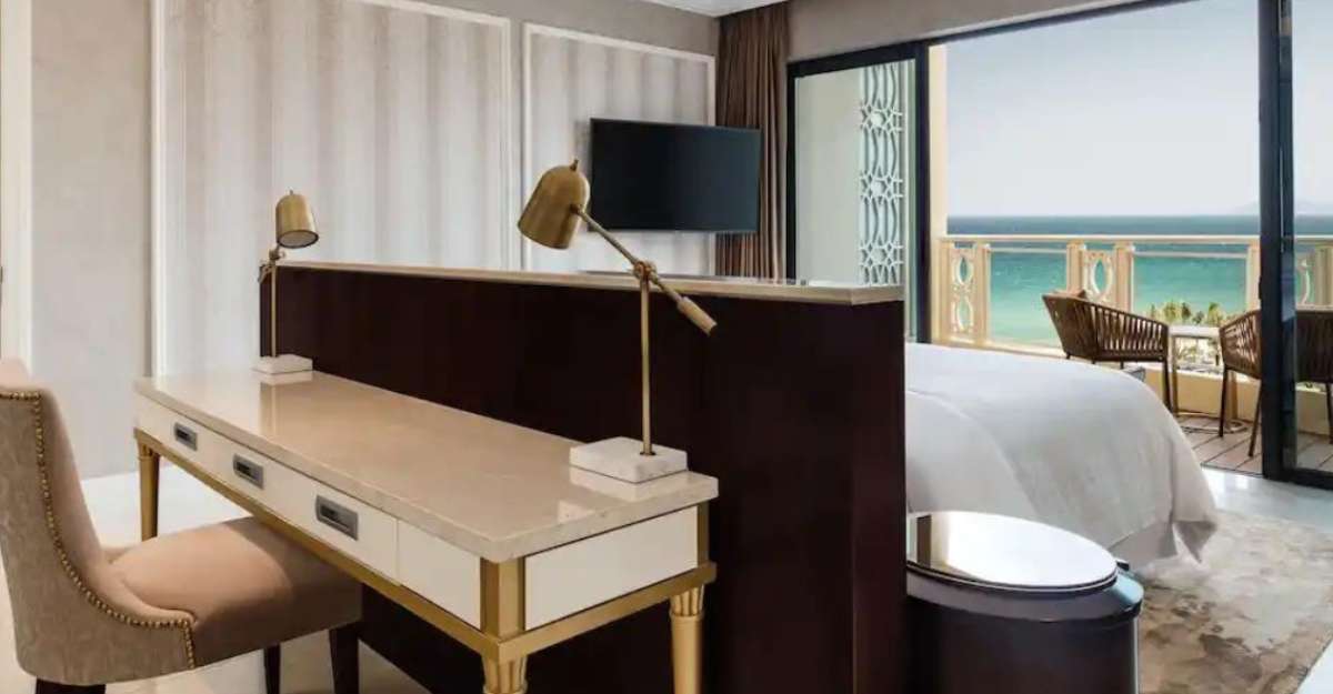 Suite 1 Bedroom Sea View Partical tại Sheraton Grand Danang Resort & Convention Center
