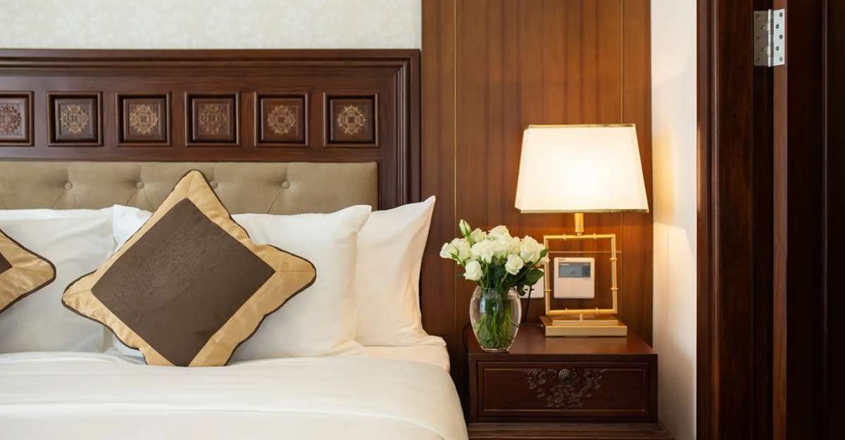Phòng Executive Suite Double With Balcony tại Rex Hanoi Hotel
