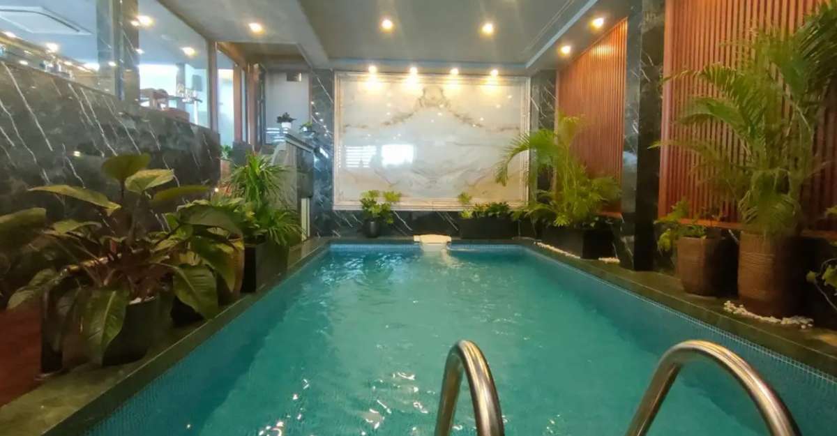 Hồ bơi tại Rex Hanoi Hotel