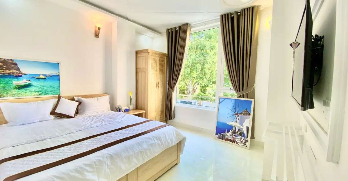 Phòng Deluxe Double City View tại Caroline Beach Vung Tau