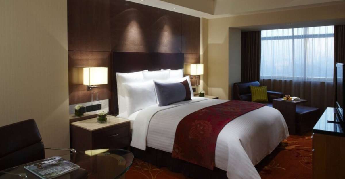 Không gian phòng lãng mạn tại Suzhou Marriott Hotel