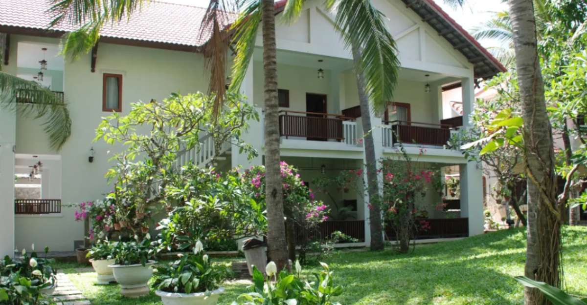 Không gian bên ngoài Canary Beach Resort