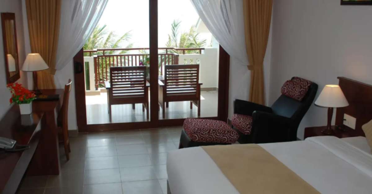 Deluxe Double Or Twin With Sea View tại Canary Beach Resort