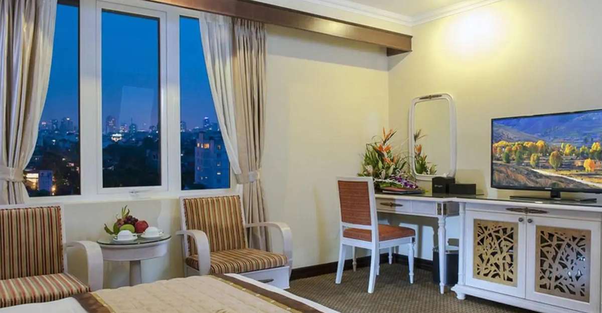 Phòng Deluxe City View tại Chalcedony Hotel