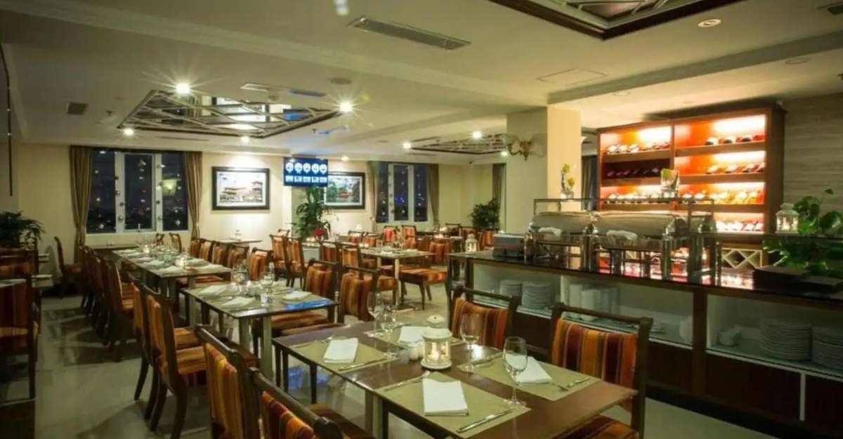 Nhà hàng tại Chalcedony Hotel