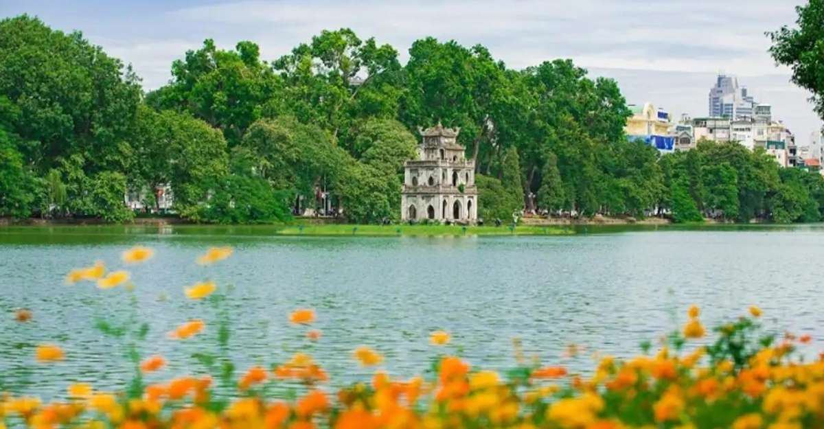 Hồ Hoàn Kiếm (Hồ Gươm)