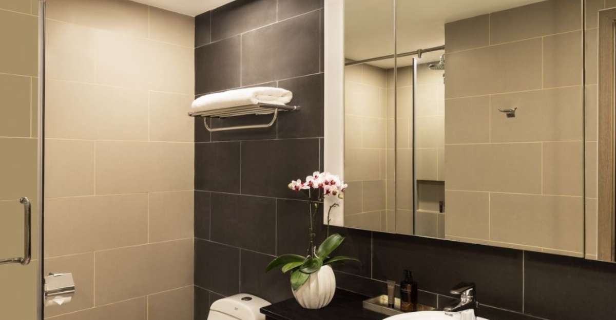 Không gian phòng tắm Studio Premier tại Citadines Central Binh Duong