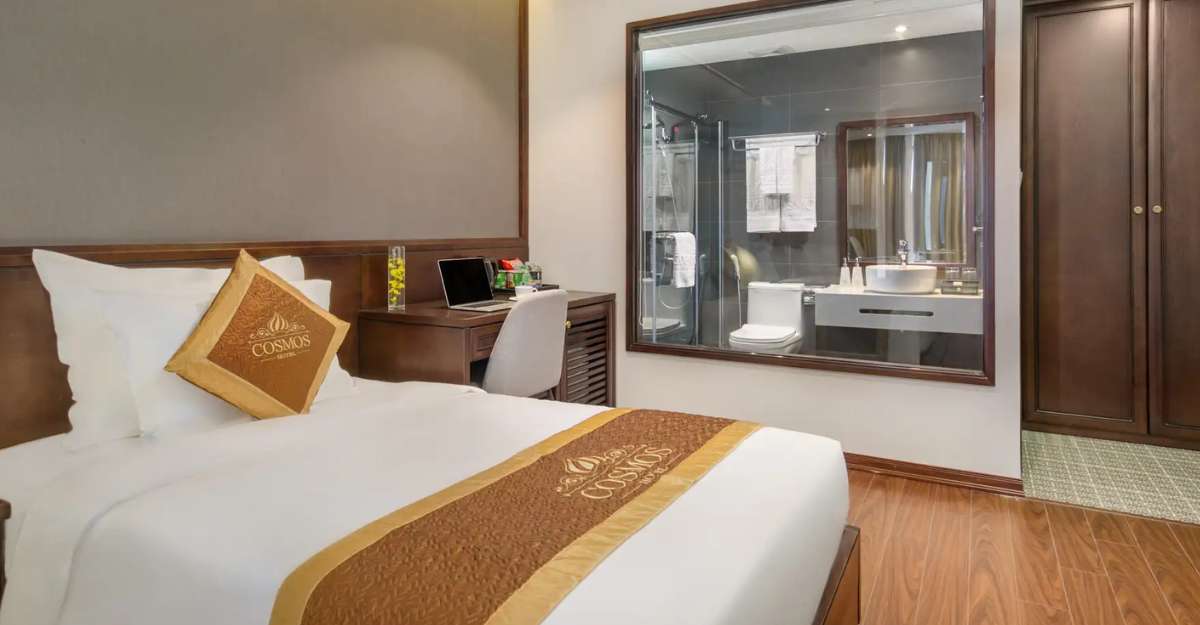 Phòng Deluxe Double With Bathtub City View  tại Cosmos Hotel Danang