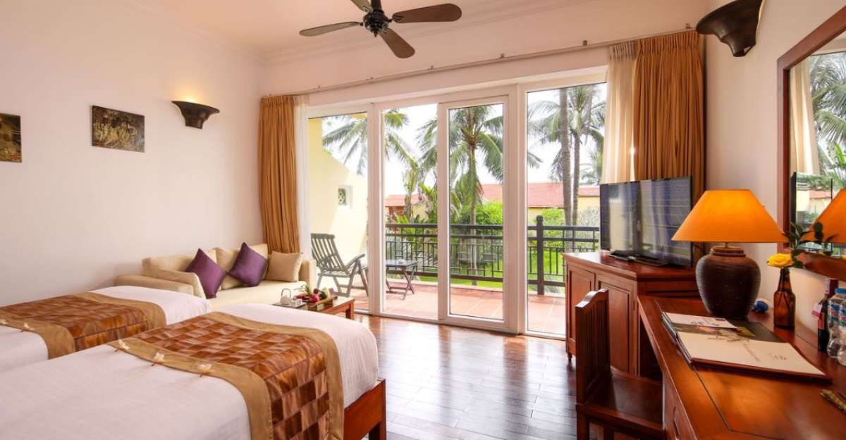 Không gian phòng Superior Twin tại Victoria Hoi An Beach Resort and Spa