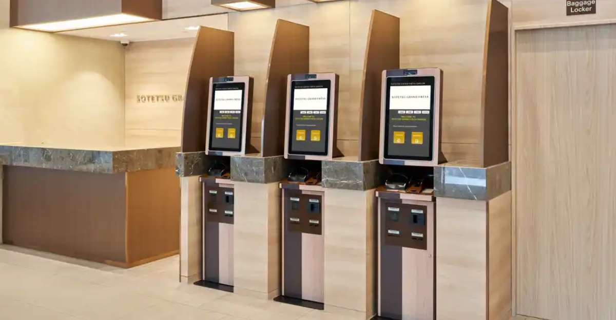 Khu vực tự check-in/ check-out của khách sạn Sotetsu Grand Fresa Saigon