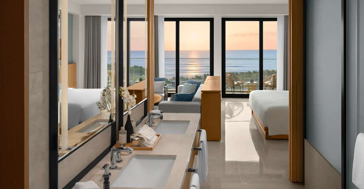 Phòng Corner Suite Twin Monogram Lounge Access Ocean View tại Shilla Monogram Quangnam Danang