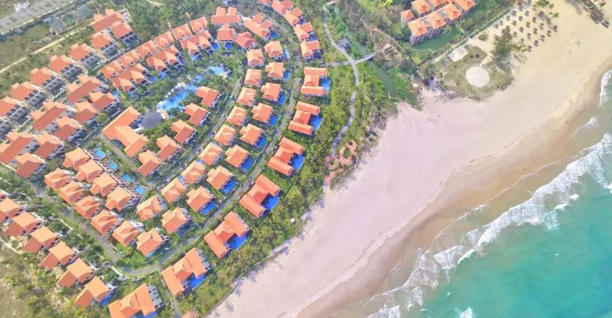 Đặc trưng kiến trúc của Khách sạn Furama Đà Nẵng rất hiện đại và ấn tượng
