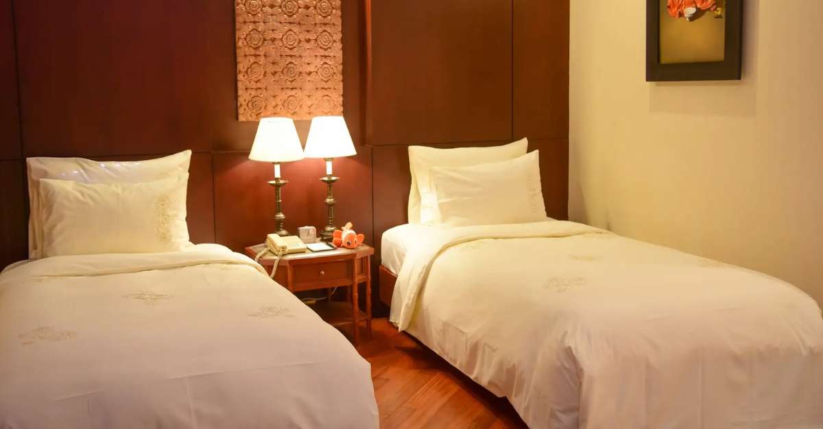 Garden Deluxe ở Khách sạn Furama Đà Nẵng có không gian hiện đại, ấm cúng