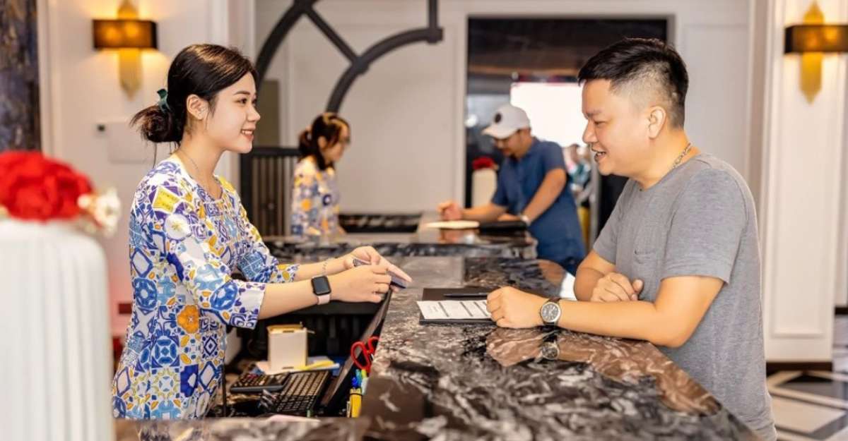 Không gian sảnh chờ tại Hotel D'Melin