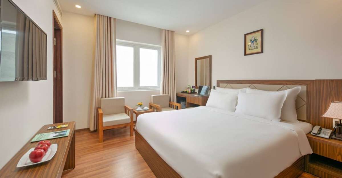 Không gian phòng Superior Double tại De Lamour Hotel