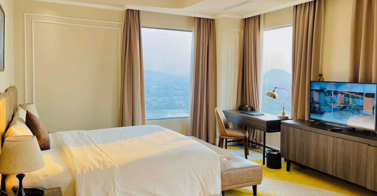 Phòng Luxury Double With City View tại La Vela Hue Hotel