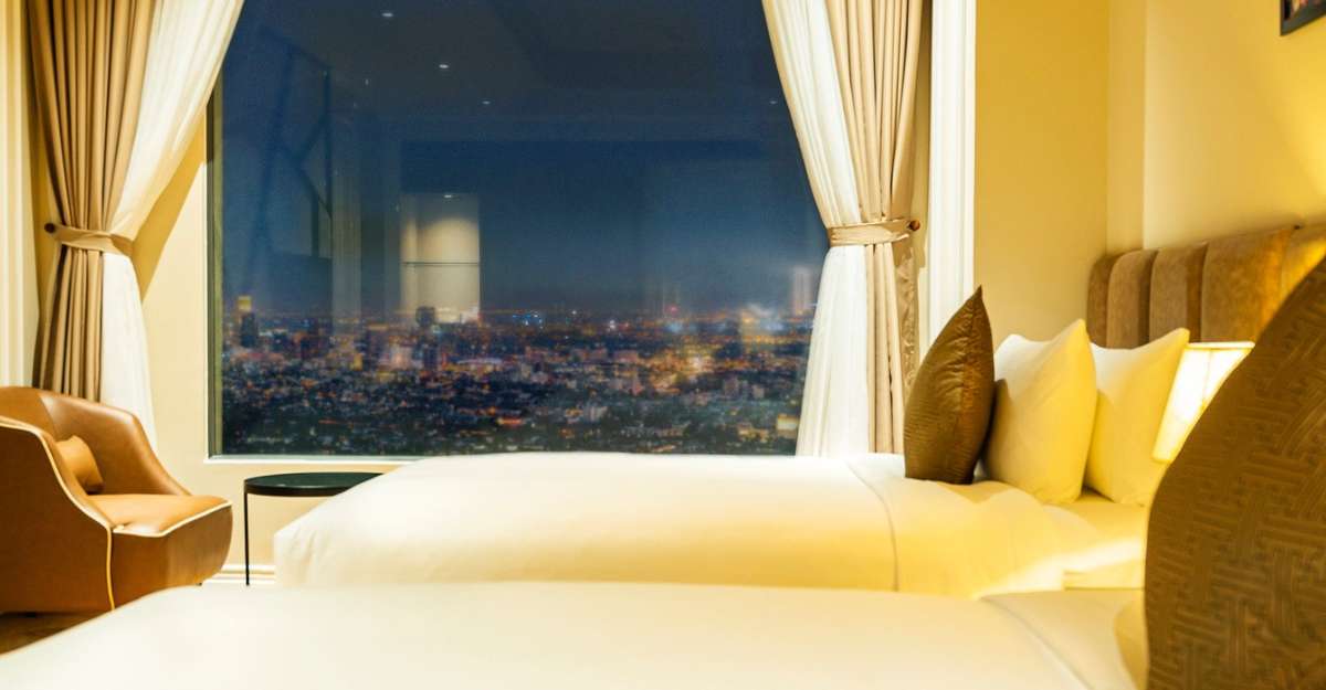 Phòng Luxury Twin With City View tại La Vela Hue Hotel