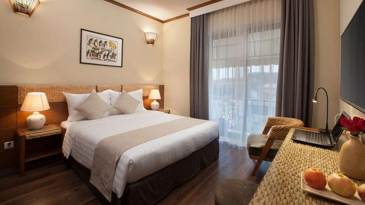 Deluxe Room With Double Or Twin Bed And Balcony tại MK Premier Boutique Hotel