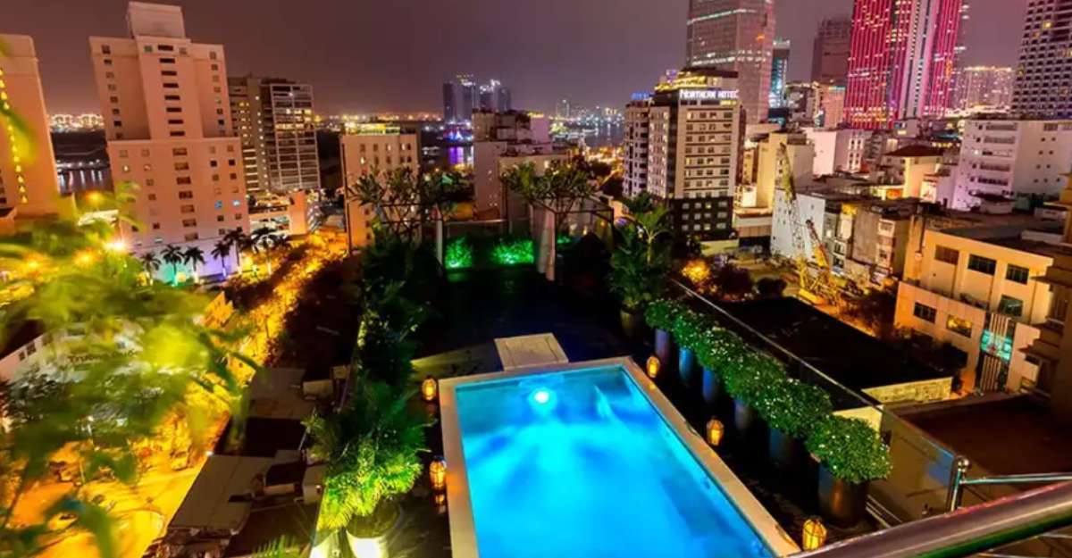 Hồ bơi tại Roseland Sweet Hotel & Spa