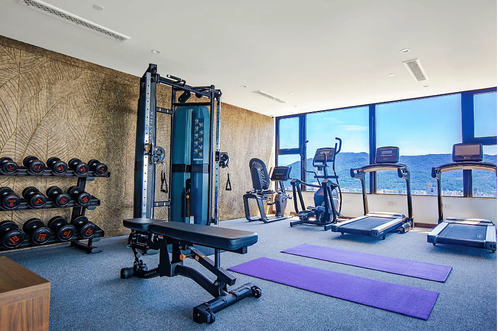 Phòng gym tại Peninsula Hotel Da Nang