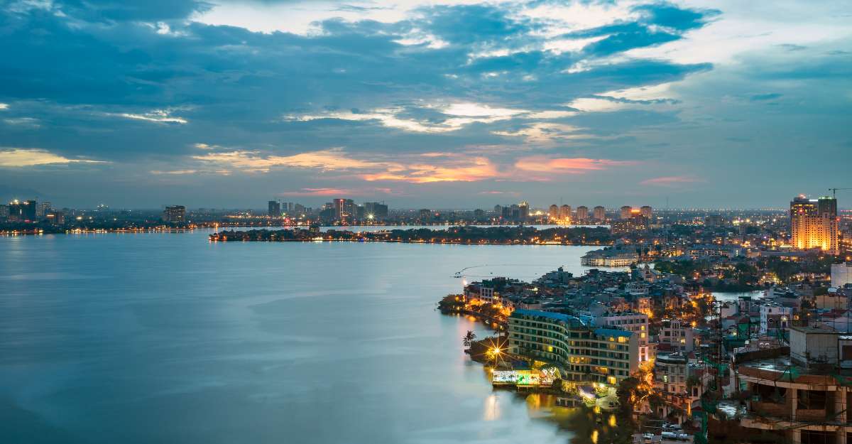 Hồ Tây nhìn từ trên cao