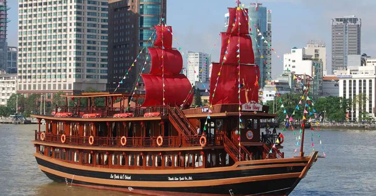 Ăn tối trên sông Sài Gòn - Tour đêm Asiana Link