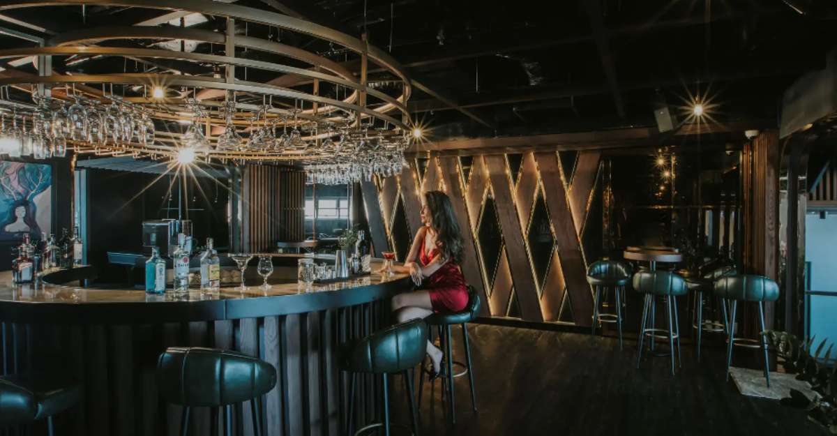 Lounge Bar tại Malibu Hotel