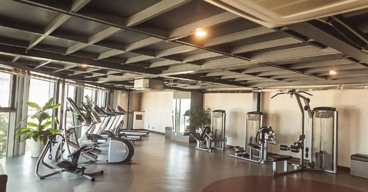 Phòng gym tại Malibu Hotel