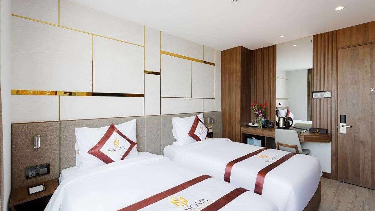 Không gian phòng Deluxe Twin tại Masova Hotel