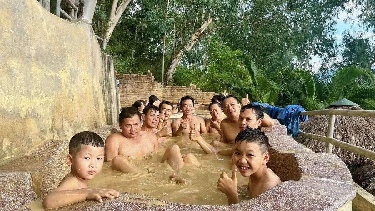 Tắm bùn Tháp Bà Nha Trang