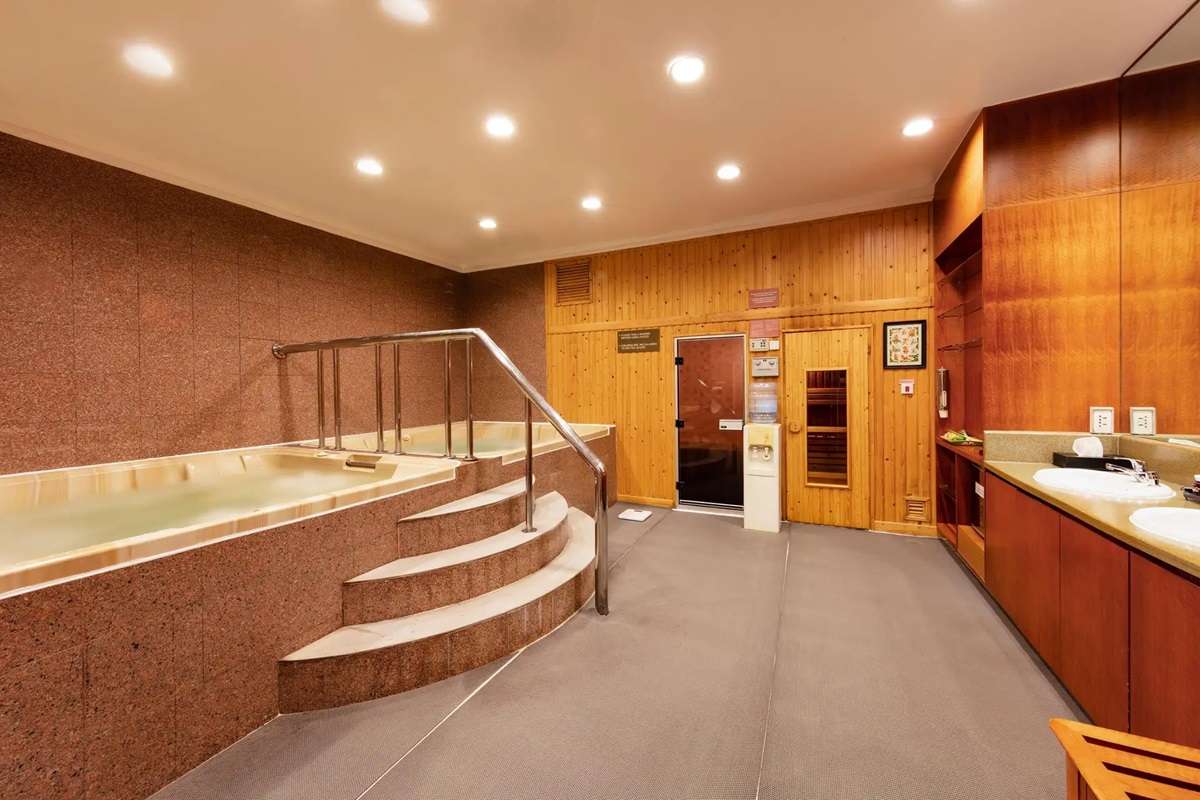 Phòng Tắm hơi & Jacuzzi tại Norfolk Mansion