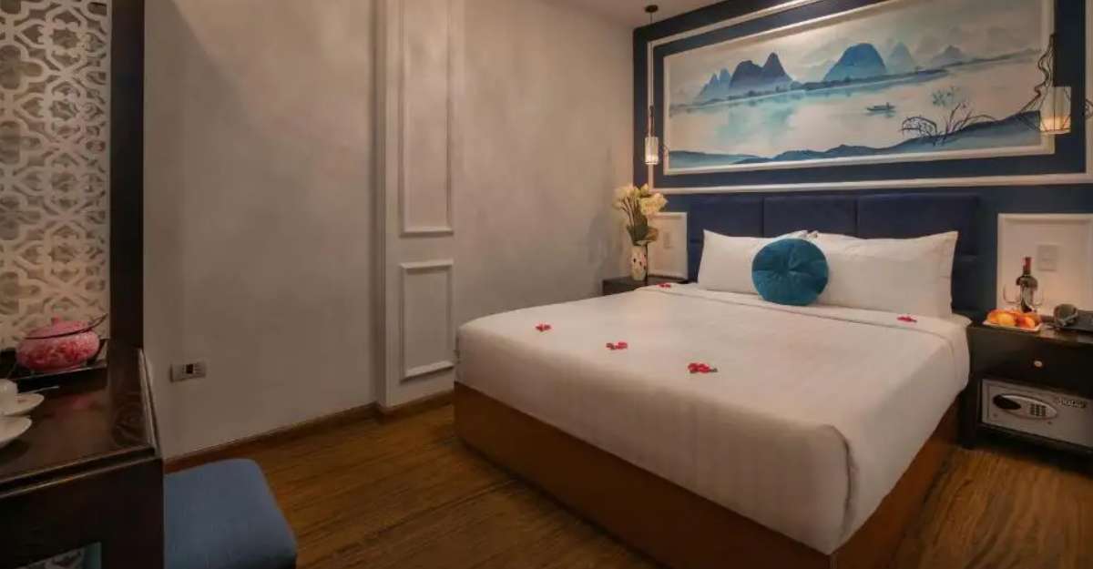 Không gian phòng Standard Double tại Hanoi Chic Boutique Hotel