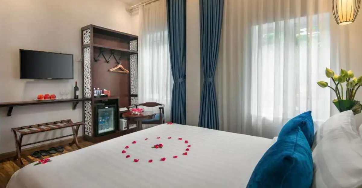 Không gian phòng Deluxe thoáng đãng tại Hanoi Chic Boutique Hotel