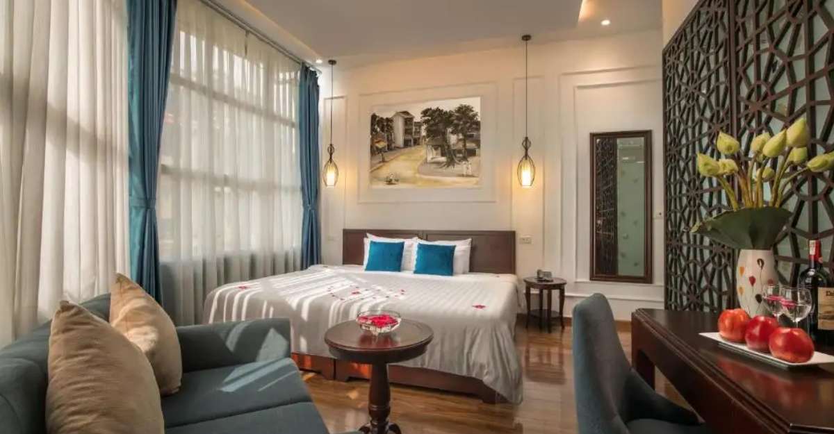 Không gian phòng Premium Balcony tại Hanoi Chic Boutique Hotel