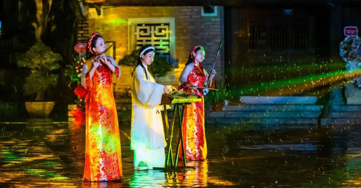 Chương trình văn nghệ tại Văn Miếu Quốc Tử Giám