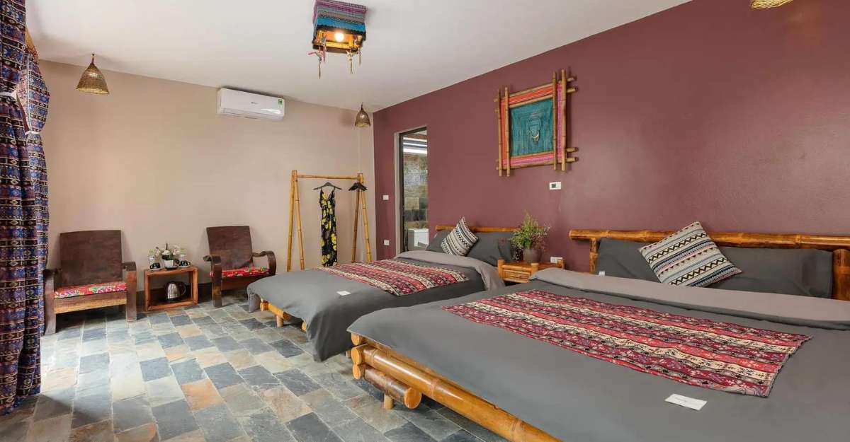 Triple Balcony tại Mega View Homestay