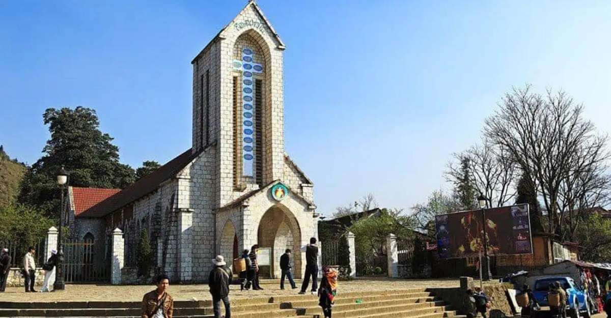 Nhà thờ đá Sa Pa