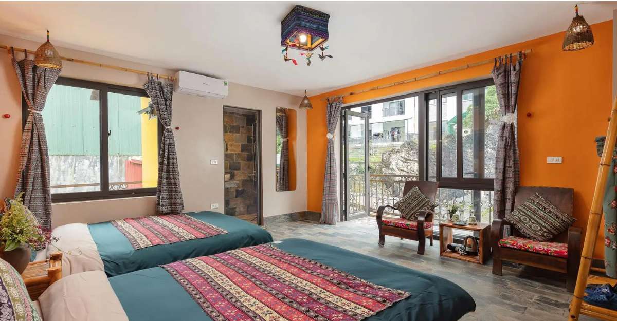 Twin Balcony tại Mega View Homestay
