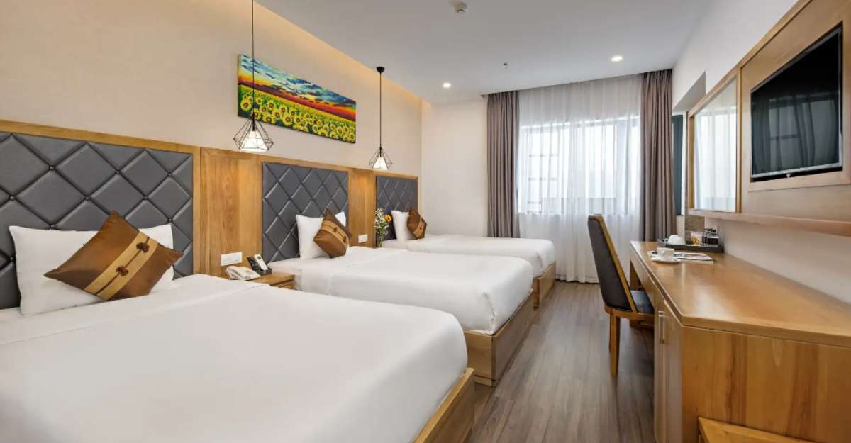 Grand Sunrise Boutique Hotel phòng Deluxe Triple With Window