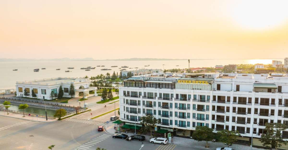 Ảnh River Hotel Hạ Long nhìn từ trên cao