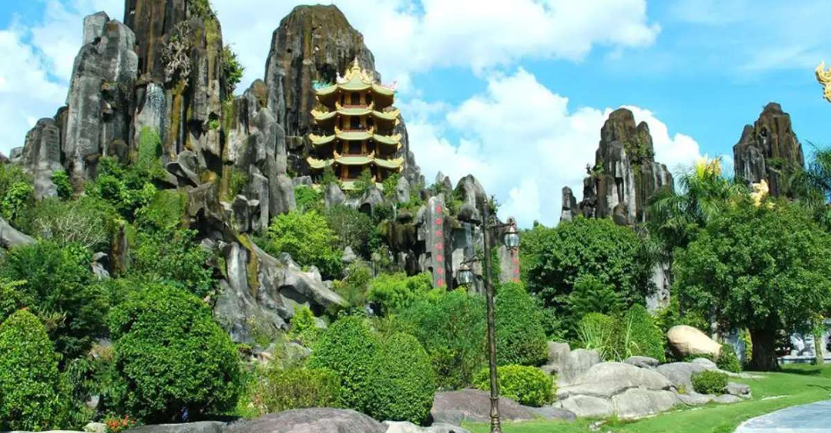 Tour Ngũ Hành Sơn và phố cổ Hội An - Nửa ngày