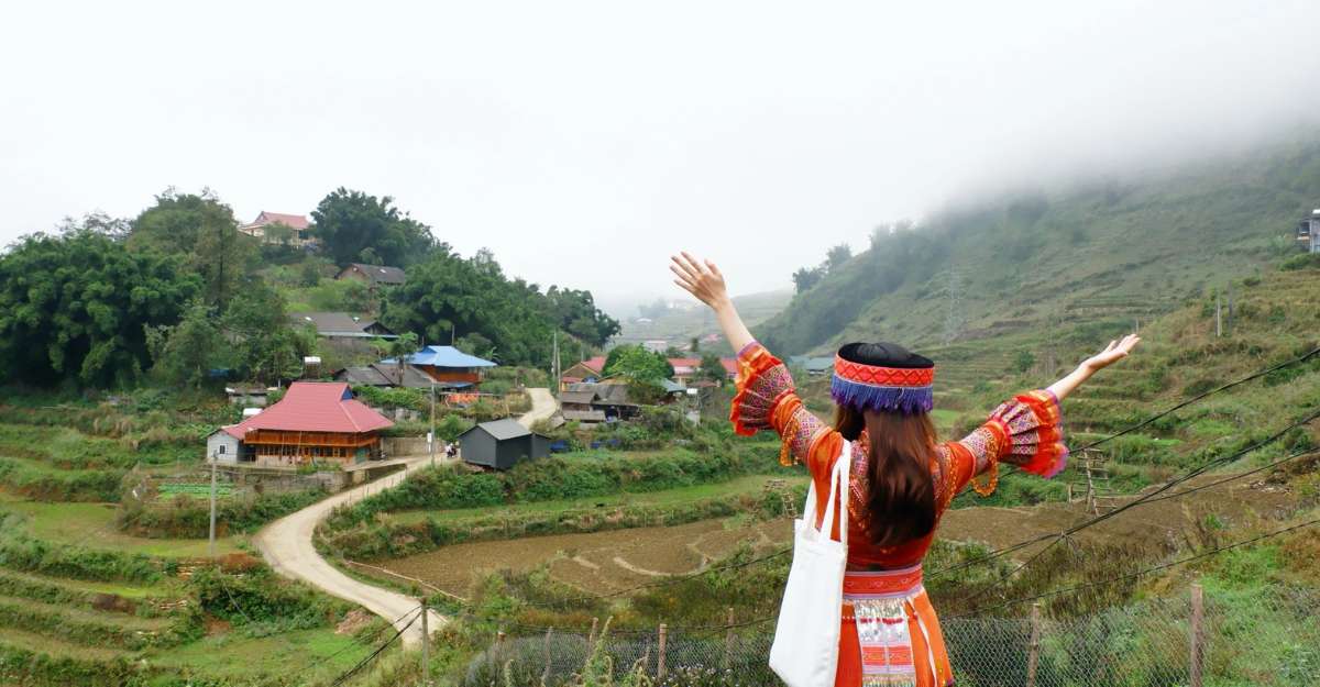 Thăm bản Cát Cát
