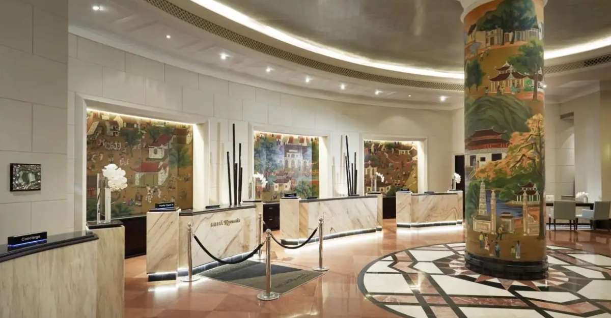 Melia Hanoi Hotel ấn tượng với phong cách sảnh chờ độc đáo