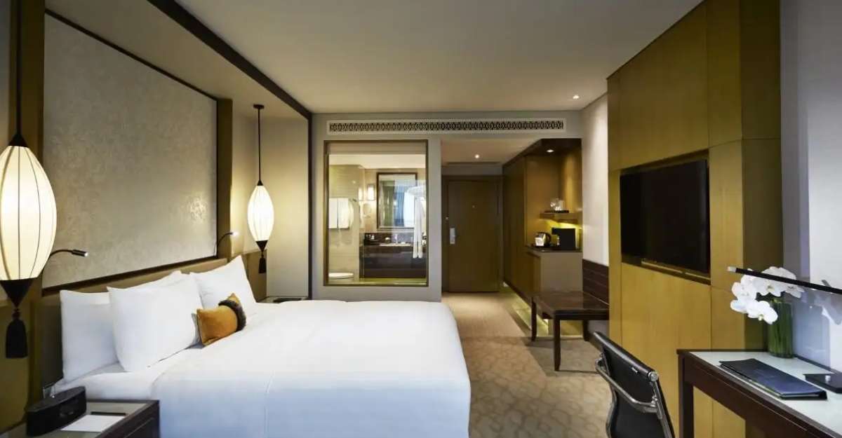 Melia Hanoi Hotel phòng Deluxe giường đôi