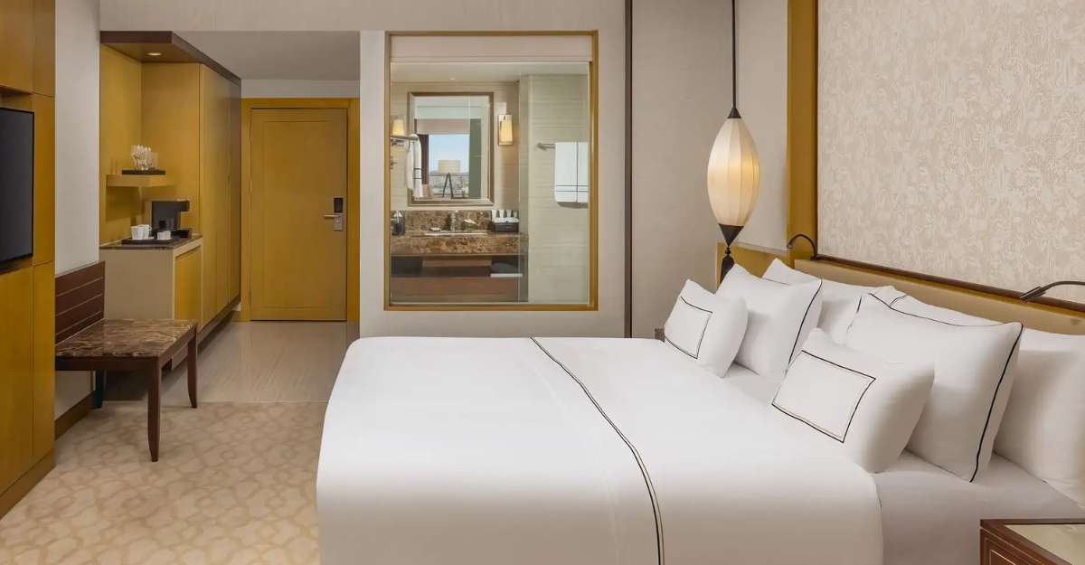 Melia Hanoi Hotel phòng The Level Premium